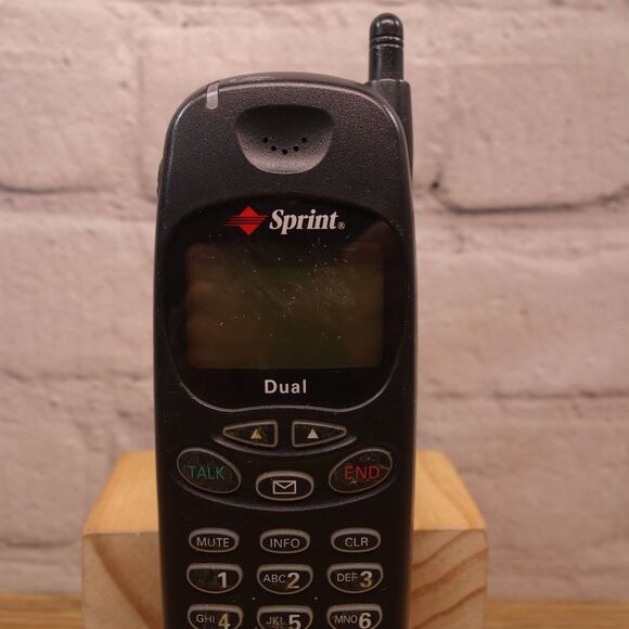 Sanyo Dual Band For Sprint PCS Model #SPC-3000 Vintage Cell Phone - Picture 2 of 6